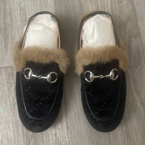 Gucci kids suede slippers size 29